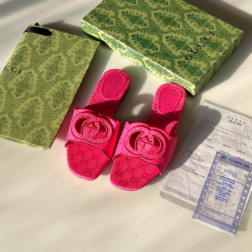 G canvas pink gucci slides