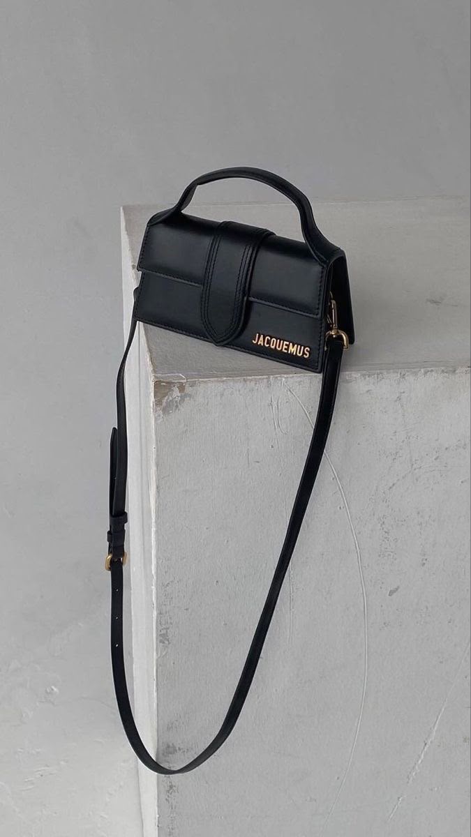 Black Jacquemus handbag with shoulder strap